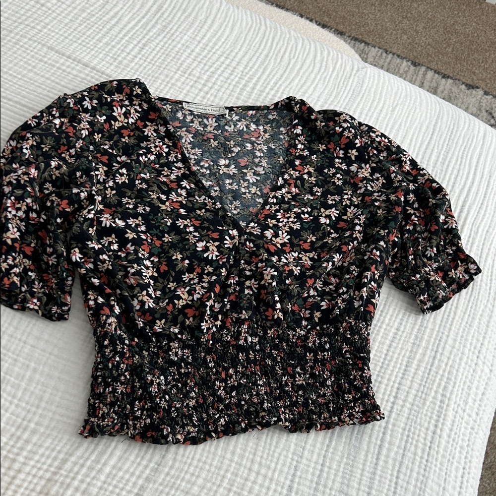 Abercrombie & Fitch Black Floral Smocked Crop Top